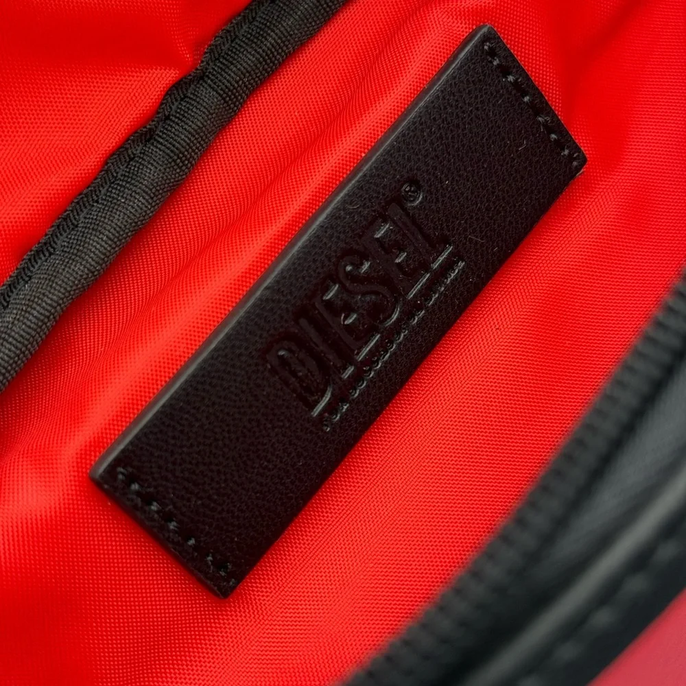 🆕 DIESEL 🧿 NWOT Faux Leather KOINBE Bum Bag with Contrasting Logo, Navy & Red
